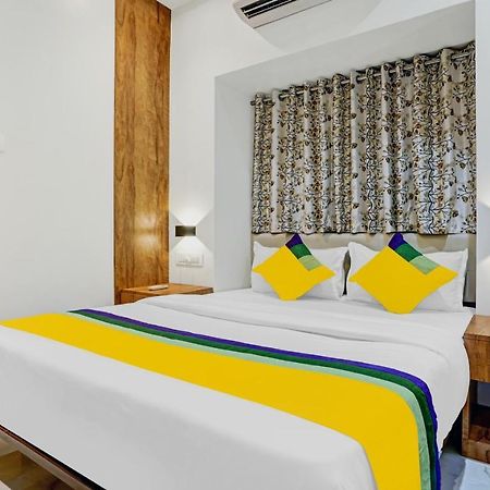 Itsy Hotels Heraa International Мумбаи Экстерьер фото