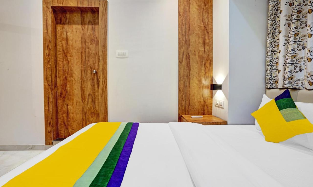 Itsy Hotels Heraa International Мумбаи Экстерьер фото