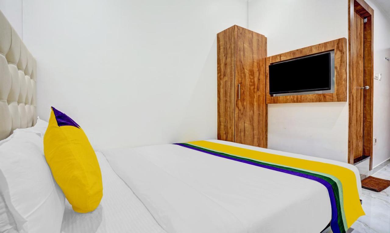 Itsy Hotels Heraa International Мумбаи Экстерьер фото