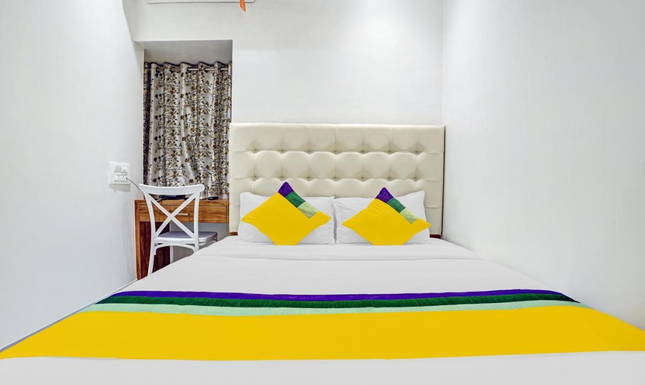 Itsy Hotels Heraa International Мумбаи Экстерьер фото